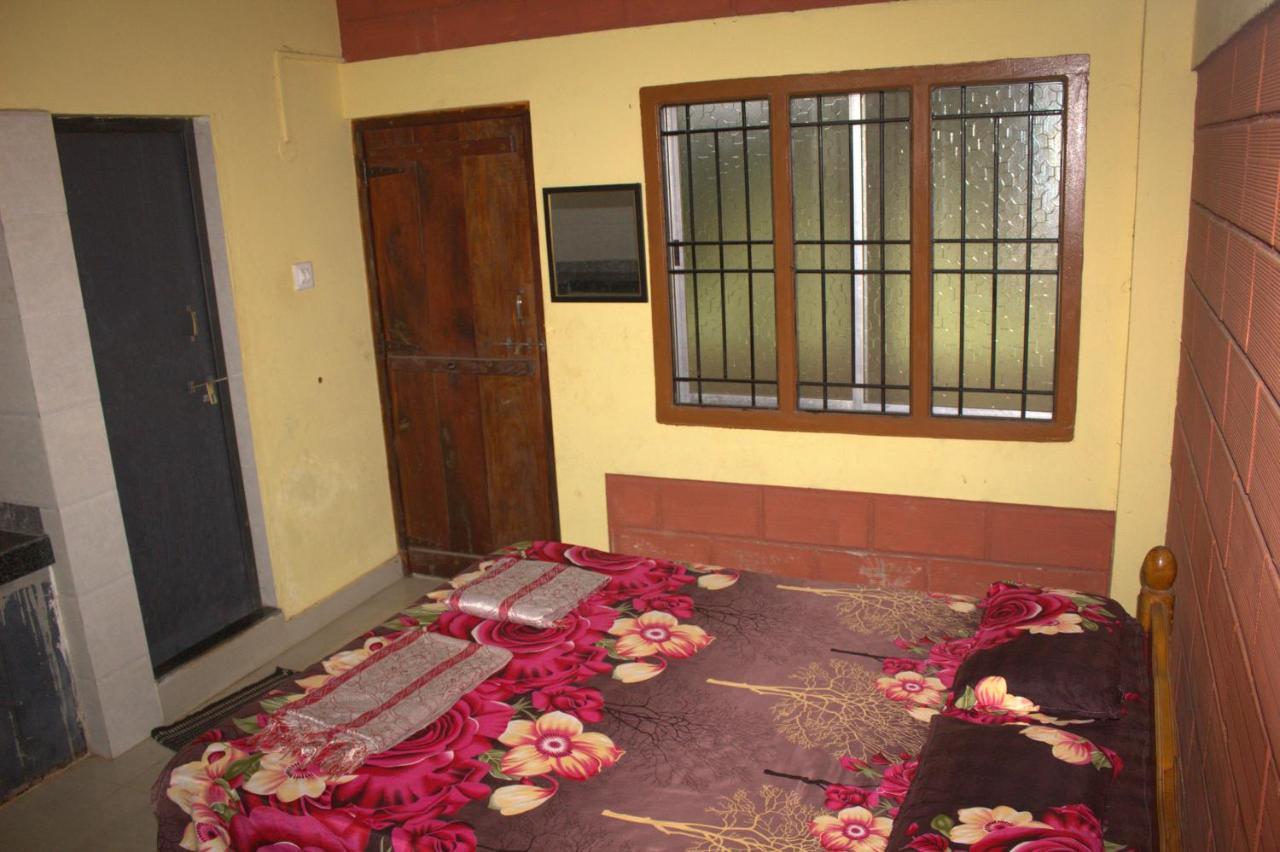 Surya Guest House ゴカルナ エクステリア 写真
