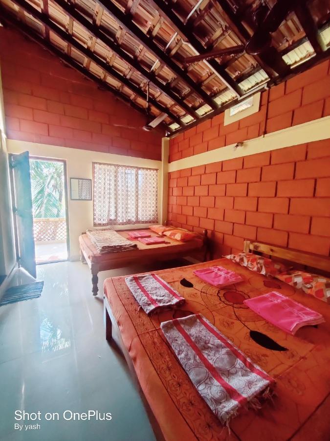 Surya Guest House ゴカルナ エクステリア 写真